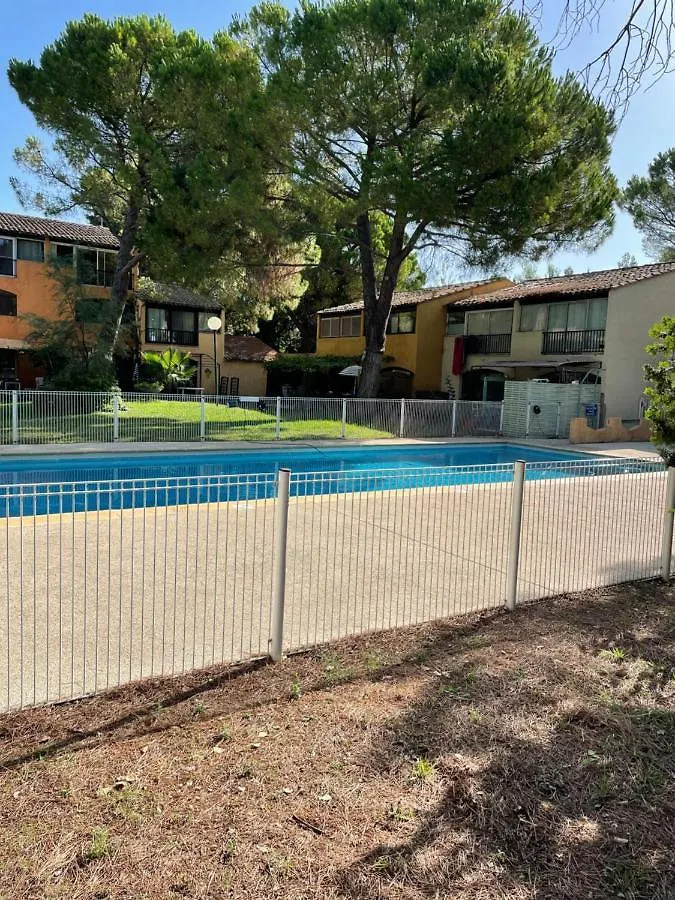 Appt Les Hameaux 2.0 Apartamento Arlés Francia