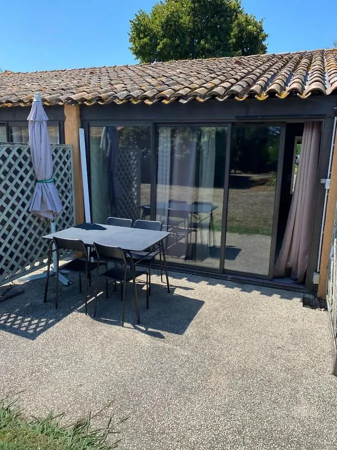 Appt Les Hameaux 2.0 Apartment Arles